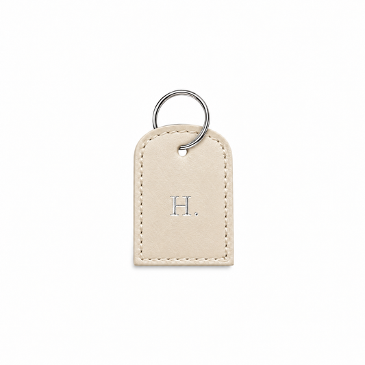 Buchstaben Tag Classy soft ivory von ALECOO, Buchstabe in Silberfolie, silberner Ring