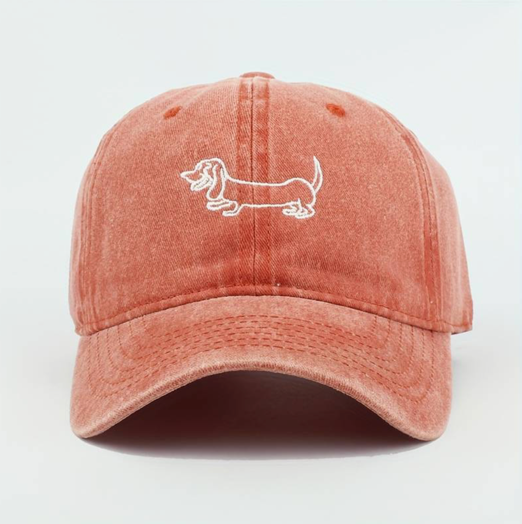 Bordeaux Baseball-Cap mit Dackel Stickerei