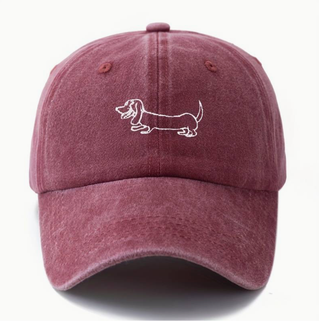 Bordeaux Baseball-Cap mit Dackel Stickerei