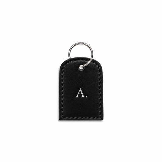 Buchstaben Tag Classy black von ALECOO, Buchstabe in Silberfolie, silberner Ring