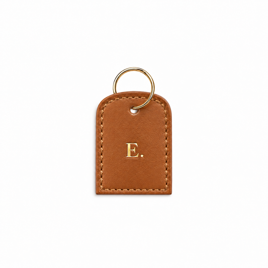 Buchstaben Tag Classy cognac von ALECOO, Buchstabe in Goldfolie, goldener Ring