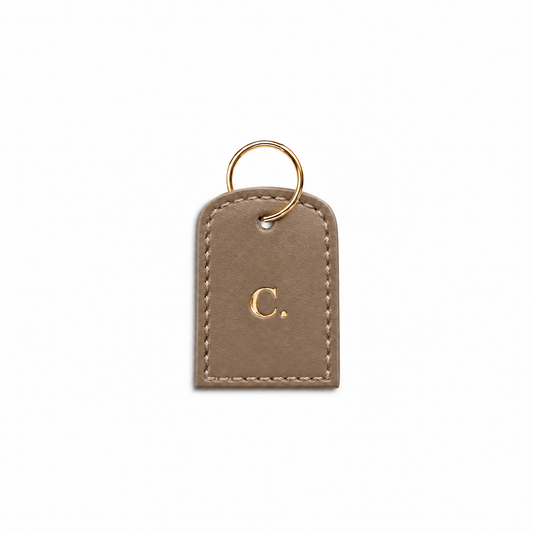 Buchstaben Tag Classy taupe von ALECOO, Buchstabe in Goldfolie, goldener Ring