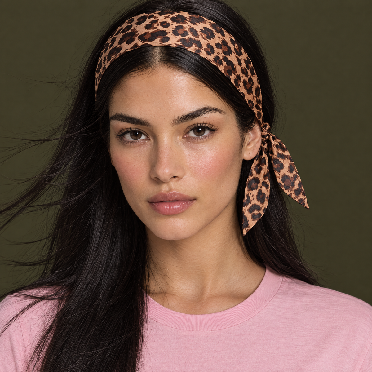 Twilly Leo von ALECOO am Model getragen